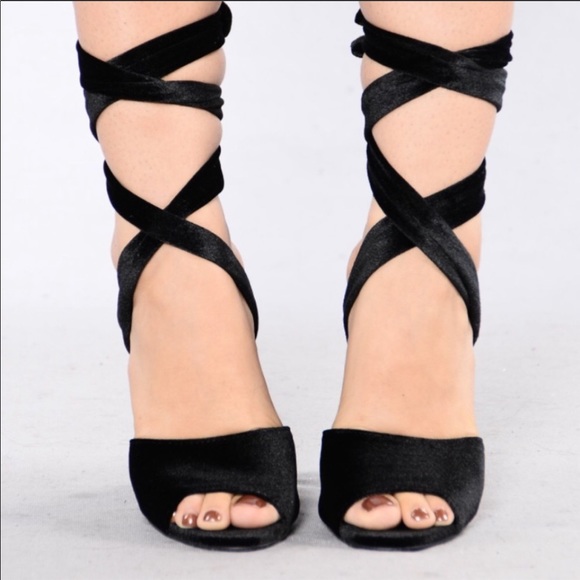 Fashion Nova lace up - Picture 2 of 3